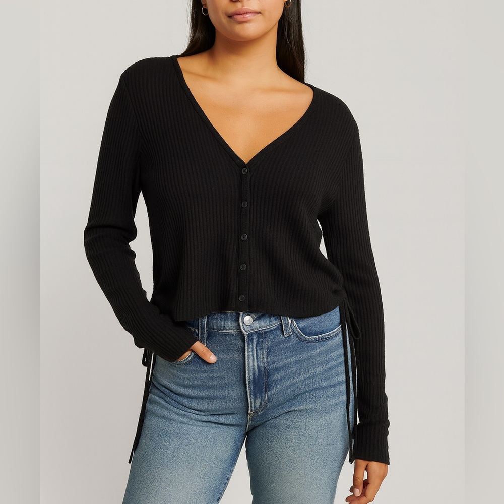 Hollister Woman’s XL Black Ribbed Baby Tee Long Sleeve Boxy Fit Top